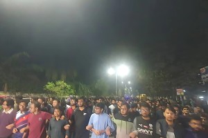 শাবিপ্রবি শিক্ষকের ওপর হামলার প্রতিবাদে শিক্ষার্থীদের বিক্ষোভ