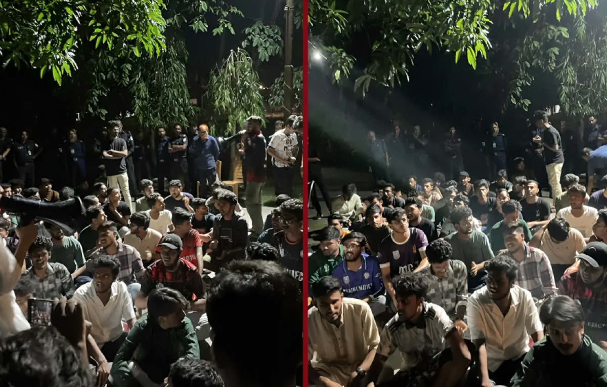শিক্ষার্থীর হাতে শিক্ষক লাঞ্চিত, মধ্যরাতে বিক্ষোভে উত্তাল খুবি ক্যাম্পাস