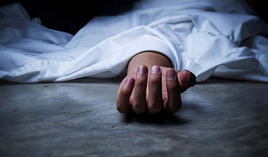 শিশুর ঝুলন্ত মরদেহ উদ্ধার 1746239702 রাজধানীতে নারী ও শিশুর ঝুলন্ত মরদেহ উদ্ধার