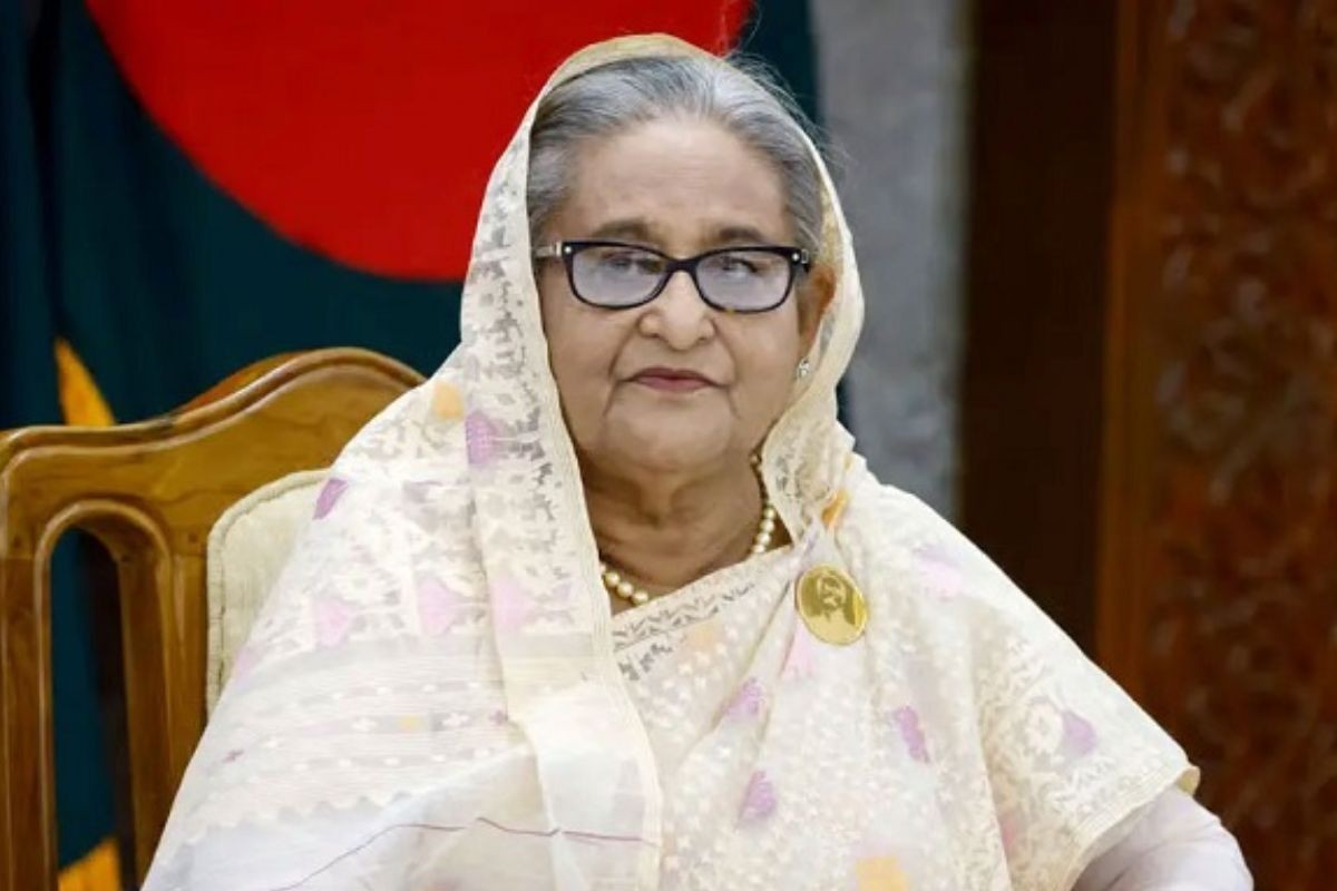বিমানবন্দর উন্নয়নে দুর্নীতি: শেখ হাসিনাসহ ৩ জনকে দুদকে তলব