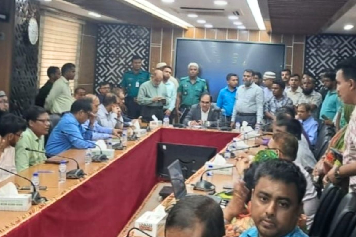 সচিবদের সঙ্গে কর্মচারী প্রতিনিধিদের বৈঠক শুরু