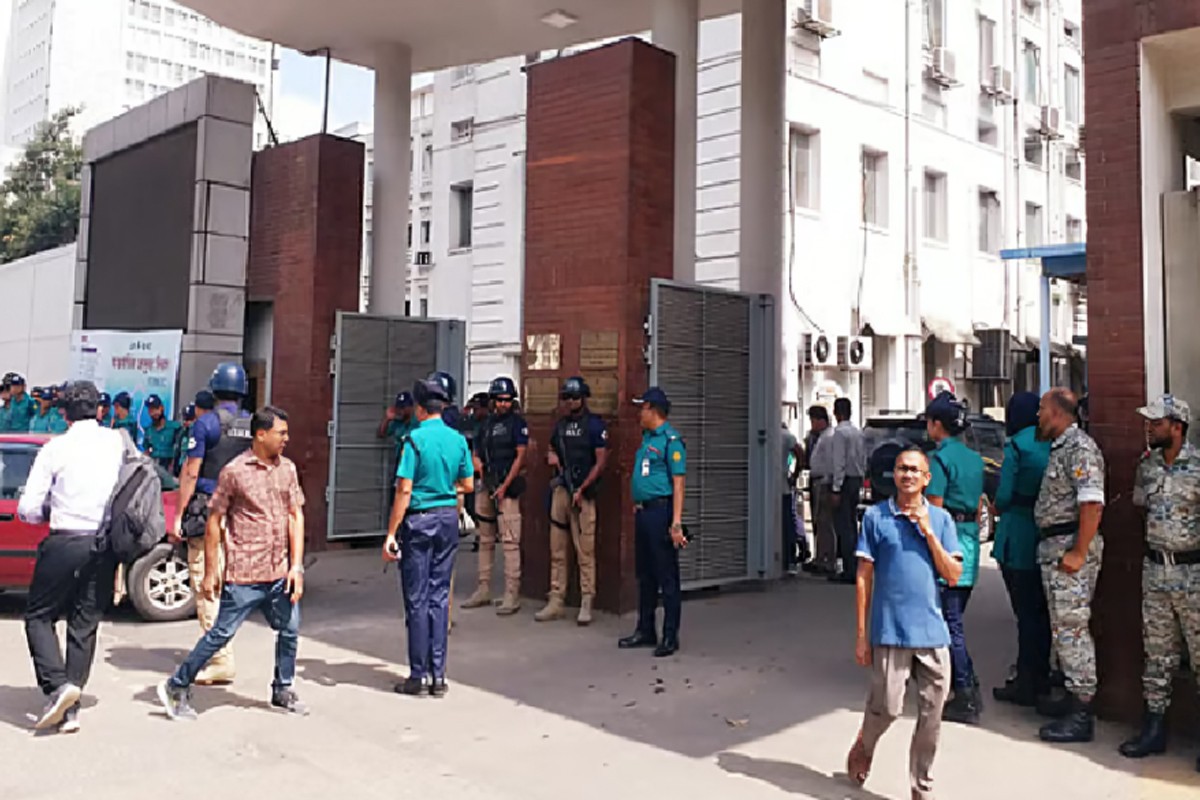 সচিবালয়ে কড়া নিরাপত্তা, প্রবেশ নিয়ন্ত্রিত