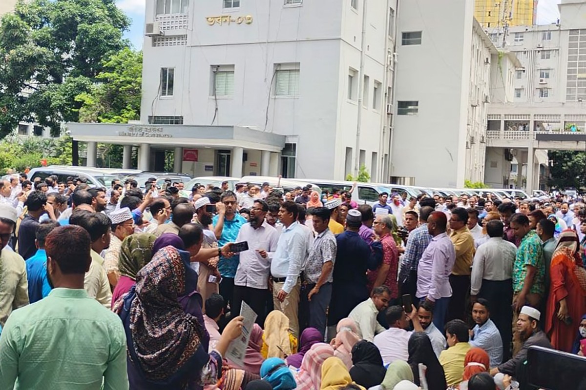 সচিবালয়ে সঙ্কট নিরসনে ৮ সদস্যের সচিব কমিটি গঠন