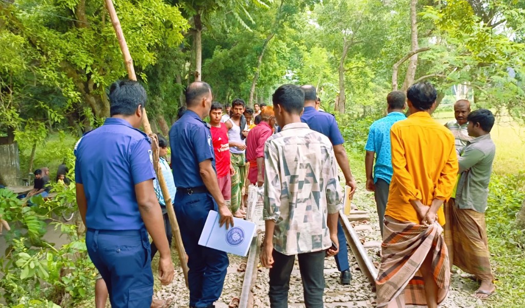 সরিষাবাড়ীতে ট্রেনে কাটা পড়ে অজ্ঞাত যুবকের মৃত্যু 1747836804 সরিষাবাড়ীতে ট্রেনে কাটা পড়ে অজ্ঞাত যুবকের মৃত্যু