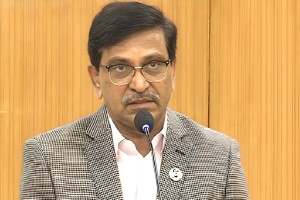 মানবিক করিডরের মতো হঠকারী সিদ্ধান্ত থেকে সরে আসার আহ্বান হানিফের