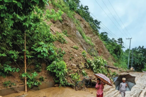 সাত বিভাগে অতিভারী বৃষ্টির আভাস, ভূমিধসের আশঙ্কা