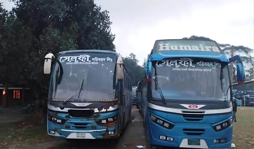 সাভারে বাসের ধাক্কায় নিরাপত্তাকর্মীর মৃত্যু আটক ৬ বাস 1746069003 সাভারে বাসের ধাক্কায় নিরাপত্তাকর্মীর মৃত্যু, আটক ৬ বাস