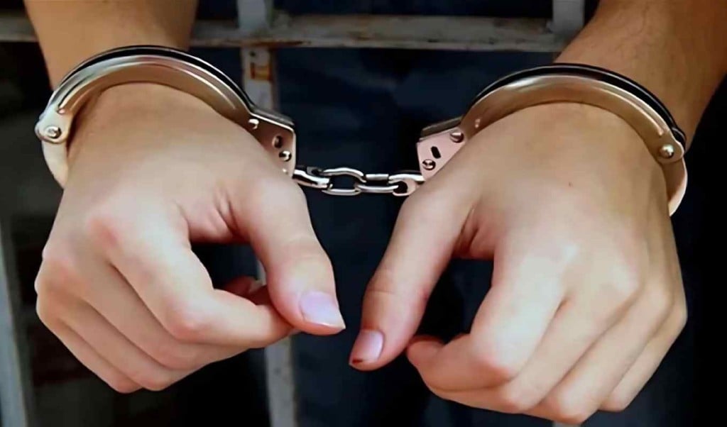 সারাদেশে এক সপ্তাহে সেনা অভিযানে গ্রেপ্তার ২৫৮ অস্ত্র বোমা উদ্ধার 1747971039 সারাদেশে এক সপ্তাহে সেনা অভিযানে গ্রেপ্তার ২৫৮, অস্ত্র-বোমা উদ্ধার