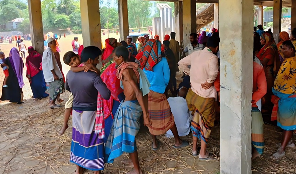 সিরাজগঞ্জে দুই গ্রামবাসীর সংঘর্ষে নিহত ১, আহত ১৫ 3 সিরাজগঞ্জে দুই গ্রামবাসীর সংঘর্ষে নিহত ১ আহত ১৫ 1747726546 সিরাজগঞ্জে দুই গ্রামবাসীর সংঘর্ষে নিহত ১, আহত ১৫