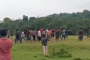 সিলেট সীমান্তে খেলার মাঠে জরিপ নিয়ে স্থানীয়দের বাধার মুখে বিএসএফ-বিজিবি