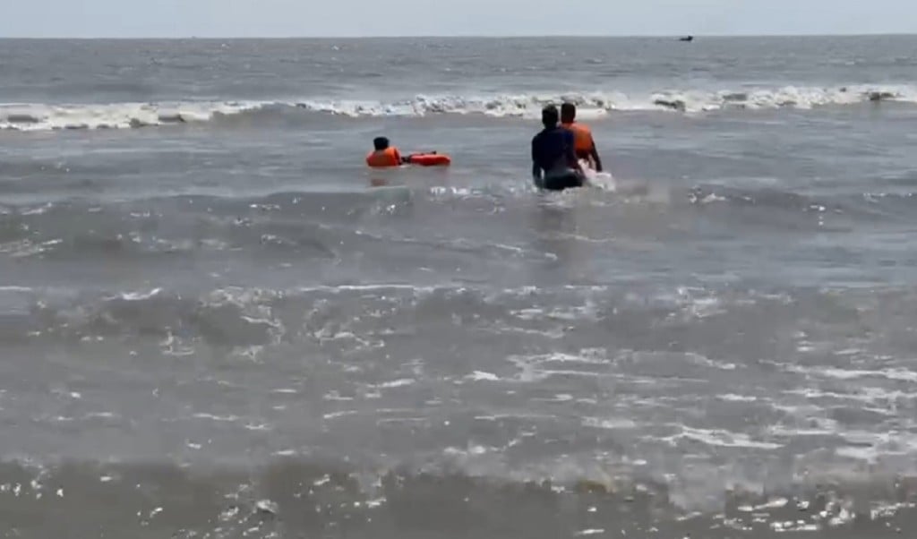 সৈকতে গোসলে নেমে মৃত্যু 1746866149 কুয়াকাটা সৈকতে গোসলে নেমে পর্যটকের মৃত্যু