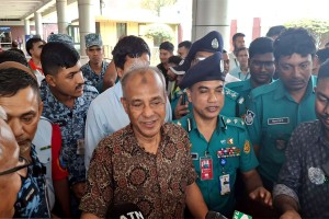 সাবেক রাষ্ট্রপতির দেশ ত্যাগের ঘটনায় দোষীদের শাস্তি পেতেই হবে: স্বরাষ্ট্র উপদেষ্টা