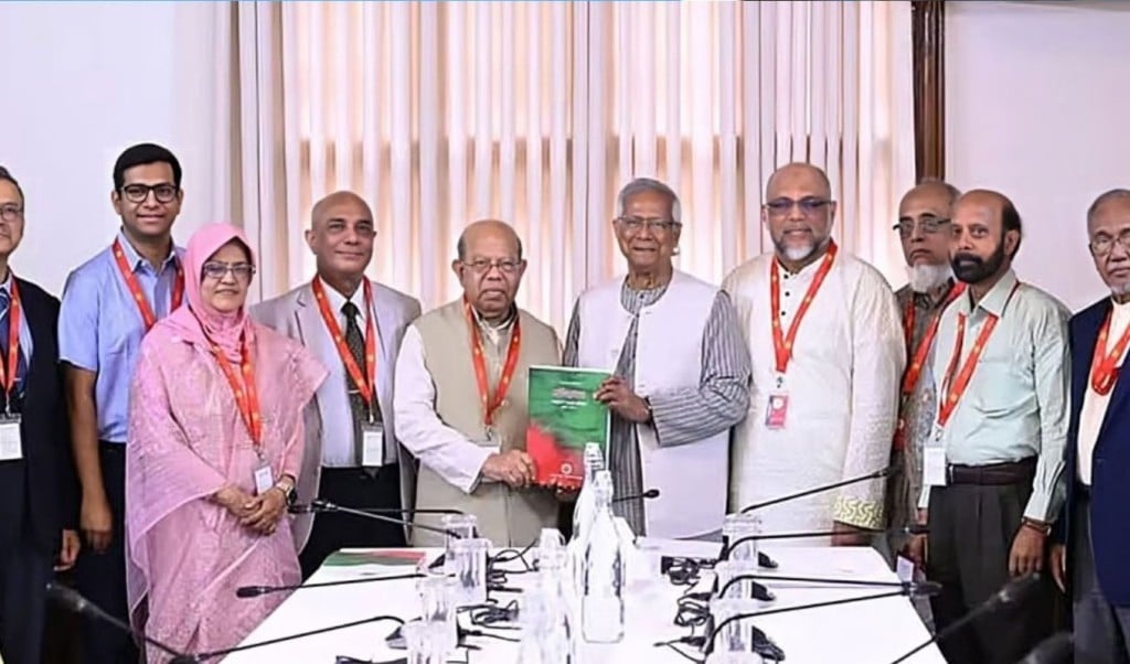 স্বাস্থ্য সংস্কার কমিশনের প্রতিবেদন 1746535436 রোগী দেখার সময় কমপক্ষে ১০ মিনিট করার প্রস্তাব