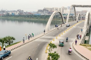 হাতিরঝিলে ওভারব্রিজের নিচ থেকে যুবকের লাশ উদ্ধার