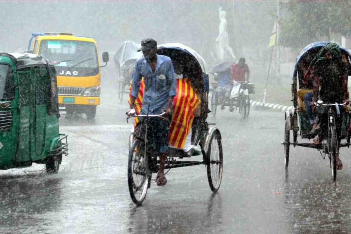 ৪ বিভাগে ভারী বৃষ্টির আভাস, বাড়তে পারে তাপমাত্রা