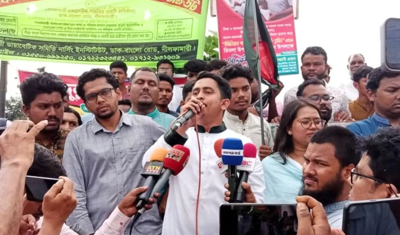 ‘খুনিদের বিচার না হওয়া পর্যন্ত সরকার যেন দায়িত্ব ছাড়ার কথা না ভাবে’— এনসিপি নেতা সারজিস