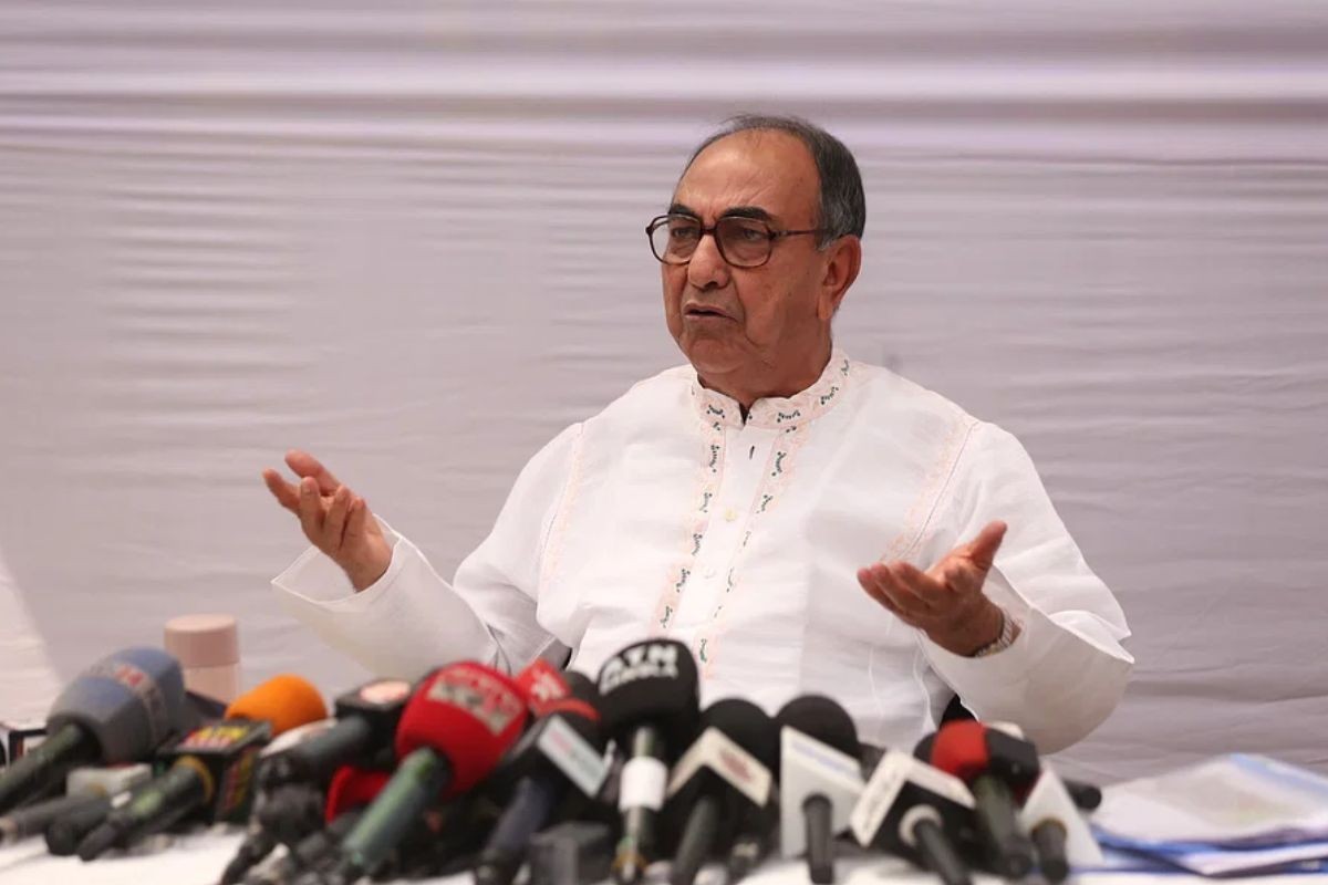 ‘১৭ বছর গাছের গোড়ায় পানি দিয়েছি, আর ফল খেয়েছেন আপনারা’—নয়াপল্টনে মির্জা আব্বাস