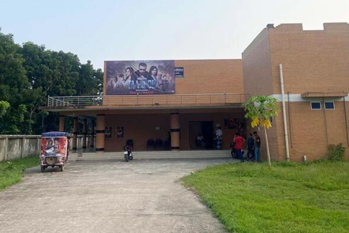 টাঙ্গাইলে নিরাপত্তা শঙ্কায় ‘তাণ্ডব’ সিনেমা প্রদর্শন বন্ধ