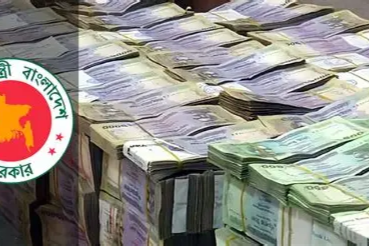 ব্যাংক থেকে টাকা তুলে নিচ্ছে মানুষ: গভীর সংকটে ব্যাংকিং খাত