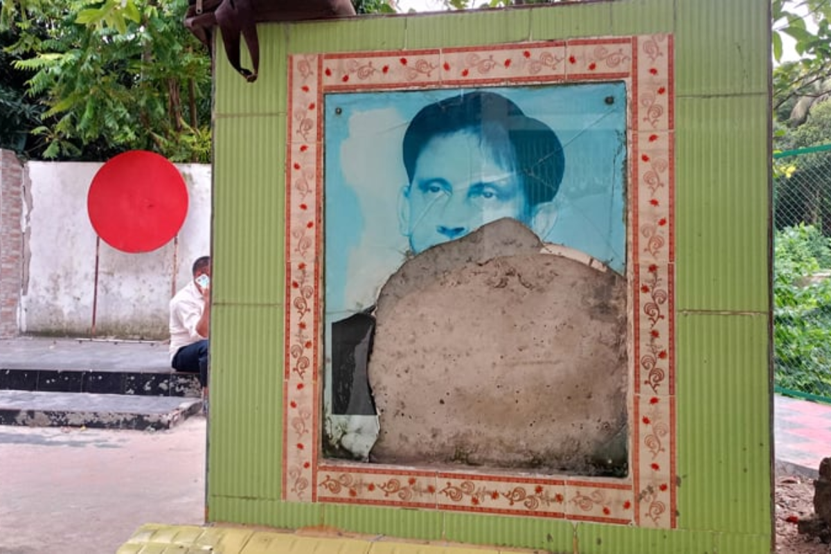 কুমিল্লায় আন্তর্জাতিক মাতৃভাষা দিবসের ম্যুরাল ভেঙে দিল দুর্বৃত্তরা