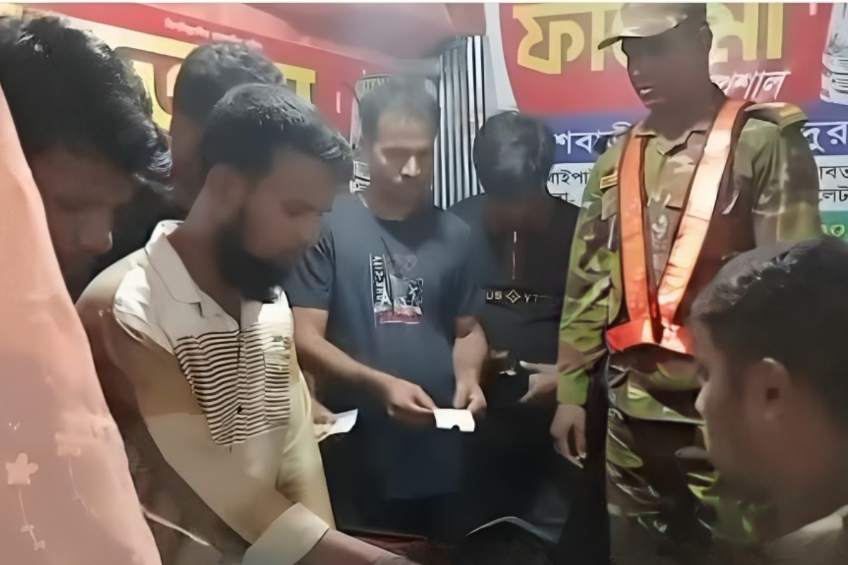 অতিরিক্ত ভাড়া আদায়, সেনা হস্তক্ষেপে যাত্রীদের অর্থ ফেরত