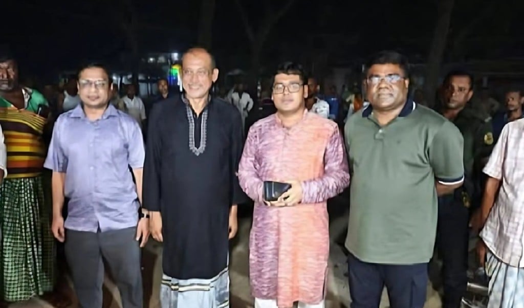 অভিনেতা সমু চৌধুরীকে পরিবারের কাছে হস্তান্তর 1749801389 অভিনেতা সমু চৌধুরীকে পরিবারের কাছে হস্তান্তর