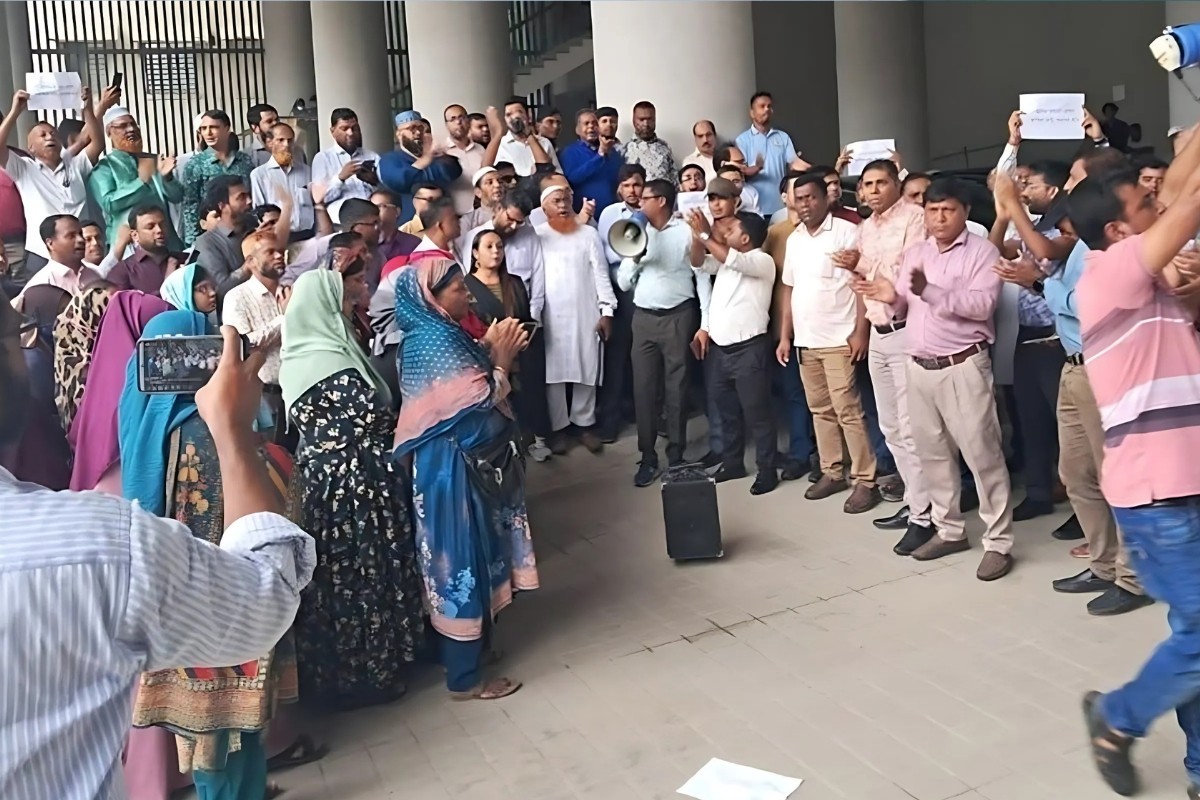 আজও সচিবালয়ে কর্মচারীদের বিক্ষোভ