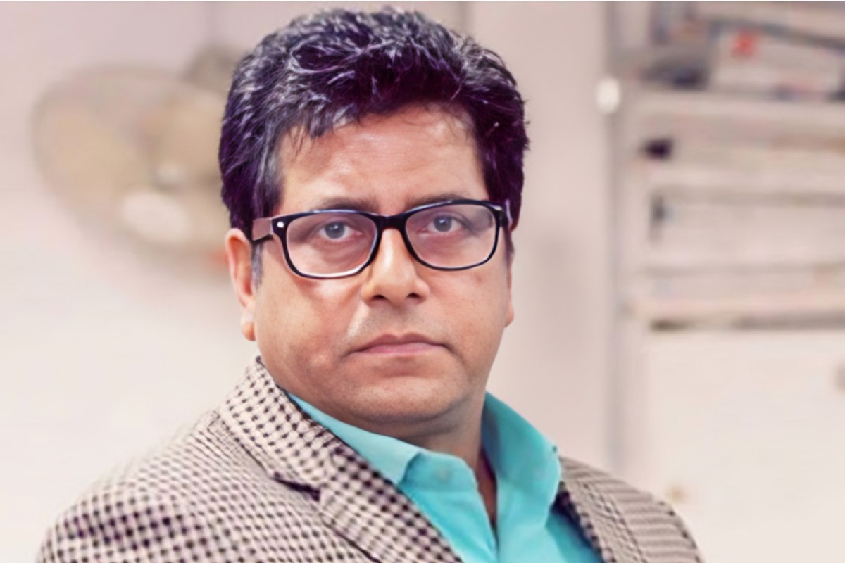 আসিফ মাহমুদের ‘ম্যাগাজিন কাণ্ড’: আইনি ব্যত্যয় ও আত্মপ্রতারণার প্রতিচ্ছবি