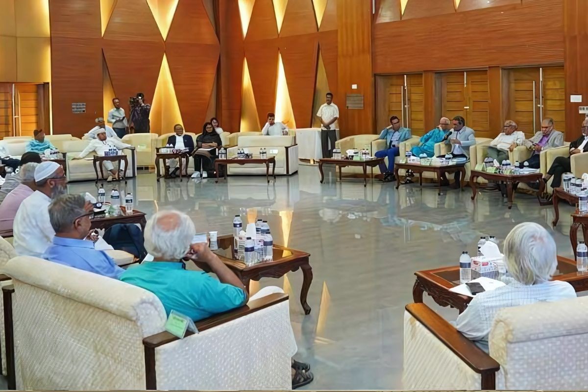 আলোচনার মধ্য দিয়ে কাঙ্ক্ষিত লক্ষ্যে পৌঁছানো সম্ভব: আলী রীয়াজ