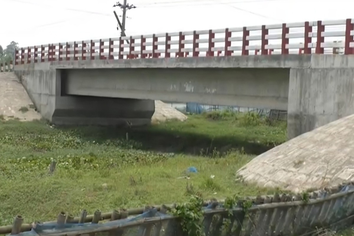 আশার প্রতীক সেতু এখন শত শত কৃষকের দুশ্চিন্তার কারণ