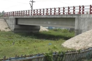 আশার প্রতীক সেতু এখন শত শত কৃষকের দুশ্চিন্তার কারণ