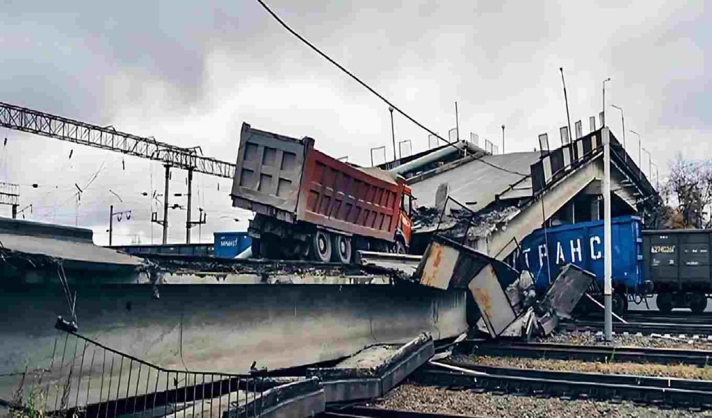 ইউক্রেন সীমান্তে রেল লাইনের ওপর সেতু ধসে নিহত ৭ আহত ৩০ 1748754796 ইউক্রেন সীমান্তে রেল লাইনের ওপর সেতু ধসে নিহত ৭, আহত ৩০
