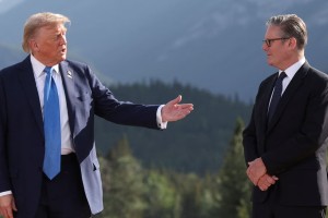 ইরান থেকে ট্রাম্পকে সরে আসার আহ্বান যুক্তরাজ্যের প্রধানমন্ত্রী স্টারমারের