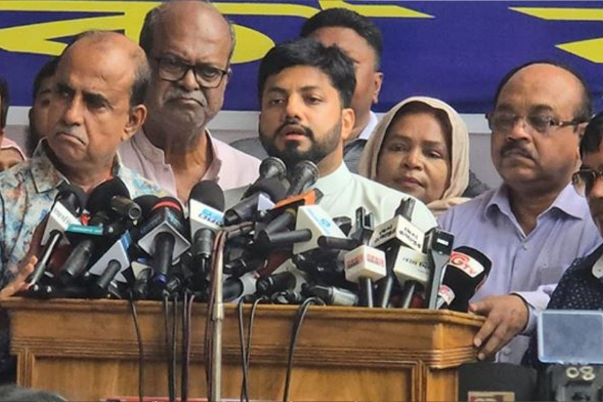 সরকার ডিএসসিসির সেবায় ব্যাঘাত ঘটিয়ে দায় চাপাচ্ছে আমাদের ওপর: ইশরাক