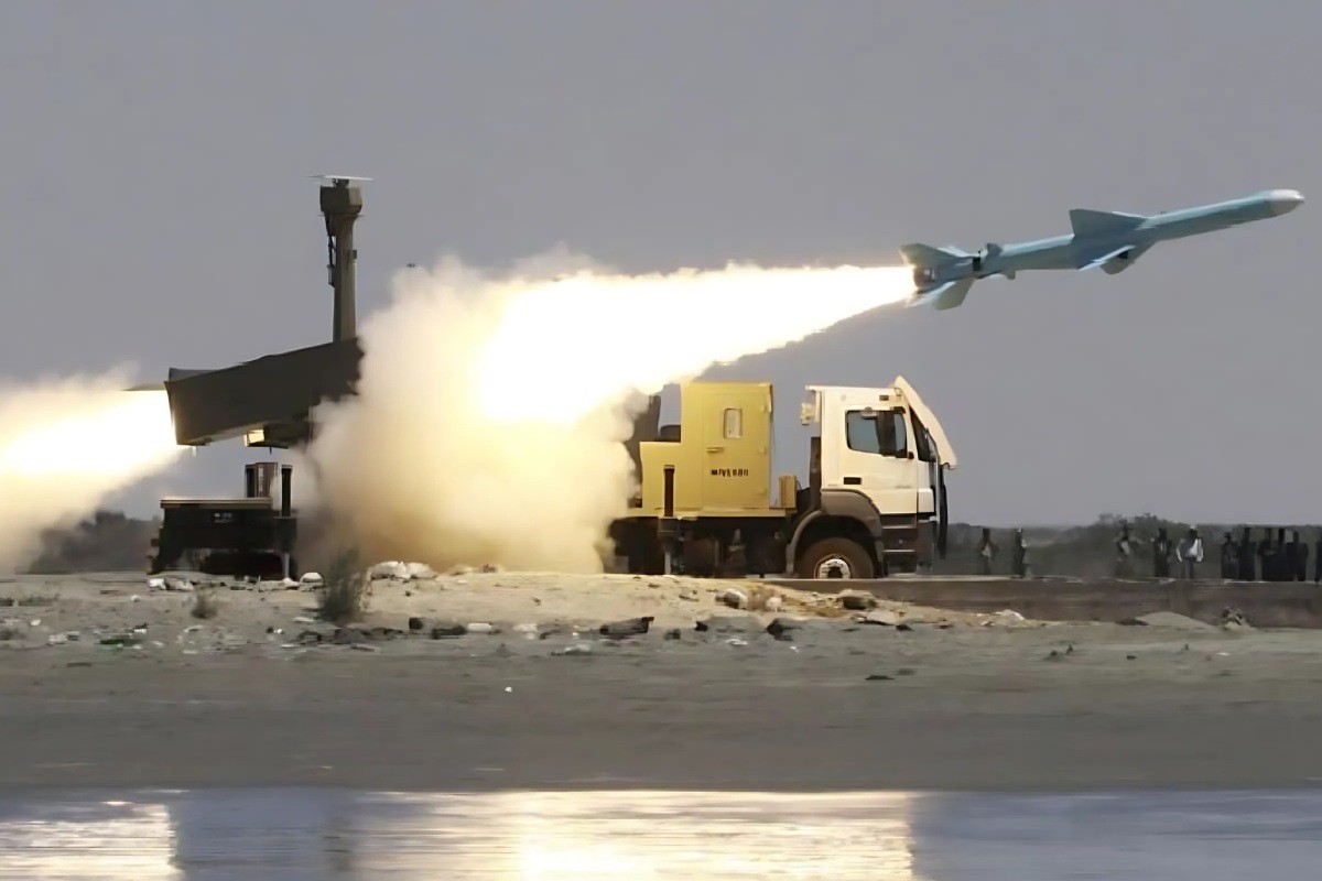 ইসরায়েলের তিন বিমানঘাঁটিতে ইরানের ক্ষেপণাস্ত্র হামলা