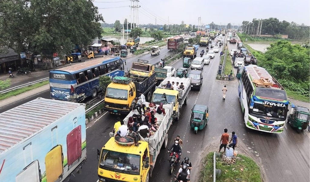 ঈদে ঘরমুখো মানুষের দুর্ভোগ ২৫ কিলোমিটার যানযট 1749138404 ঈদে ঘরমুখো মানুষের দুর্ভোগ, ২৫ কিলোমিটার যানযট