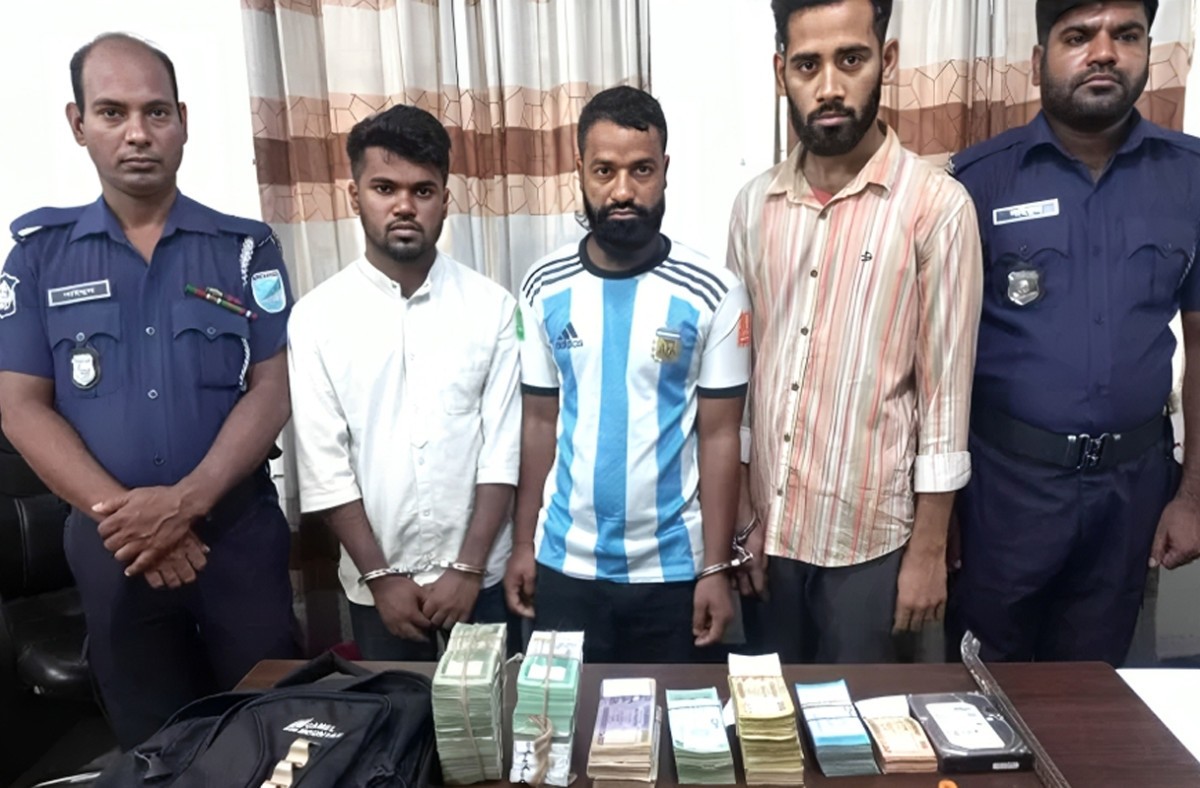 ঈদের ছুটিতে আইএফআইসি ব্যাংকে চুরি, গ্রেপ্তার ৩