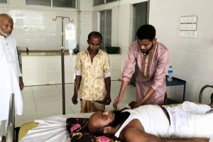 ঈদের নামাজে ‘ইমামতি নিয়ে বিরোধ’, হামলায় আহত ৮