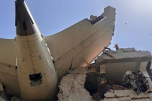 উড়োজাহাজটি আছড়ে পড়ে চিকিৎসকদের হোস্টেলে: পুলিশ