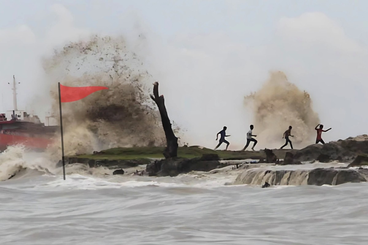 উপকূলে ভারী বৃষ্টির শঙ্কা, চার সমুদ্রবন্দরে ৩ নম্বর সতর্ক সংকেত