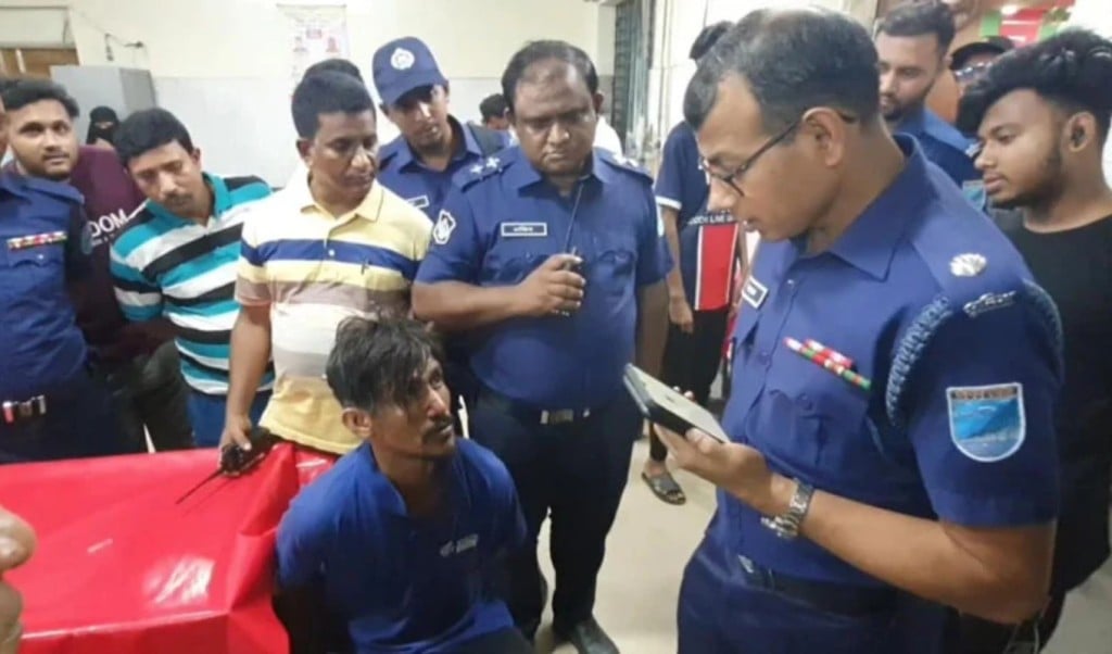 এইচএসসি পরীক্ষাকেন্দ্রের সামনে প্রকাশ্যে গুলি ৩ পুলিশ সদস্য আহত 1751203045 এইচএসসি পরীক্ষাকেন্দ্রের সামনে প্রকাশ্যে গুলি, ৩ পুলিশ সদস্য আহত