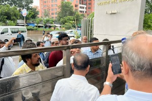 এনবিআর অবরুদ্ধ, লাগাতার ‘কমপ্লিট শাটডাউন’ ঘোষণা