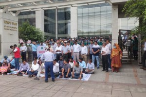 এনবিআরে দ্বিতীয় দিনের মতো চলছে ‘কমপ্লিট শাটডাউন’ কর্মসূচি