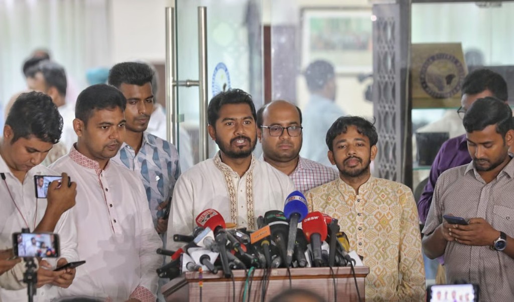 এভাবে চলতে থাকলে কেয়ামত পর্যন্ত ঐক্যের সম্ভাবনা নেই নুরুল হক নুর 1750591291 এভাবে চলতে থাকলে কেয়ামত পর্যন্ত ঐক্যের সম্ভাবনা নেই: নুরুল হক নুর