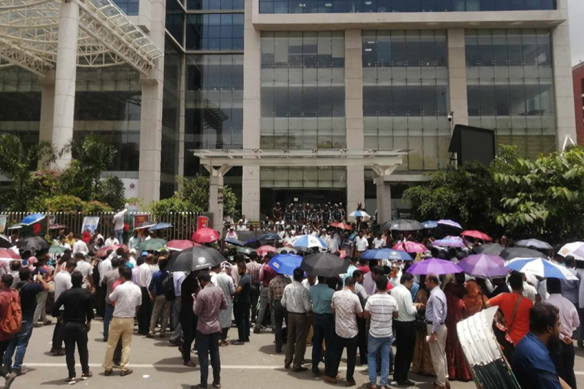 কমপ্লিট শাটডাউন ও ‘মার্চ টু এনবিআর’ কর্মসূচিতে অচল রাজস্ব দপ্তর