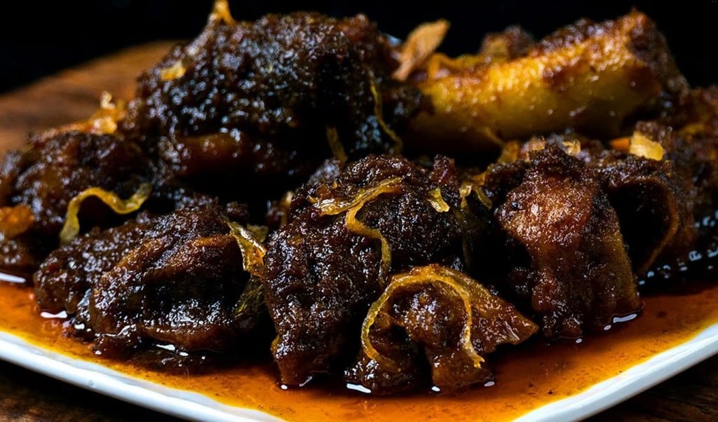 কালাভুনা ২ 1749023906 ঐতিহ্যবাহী গরুর কালা ভুনা: এবারের ঈদে রান্নাঘরের সেরা আকর্ষণ!