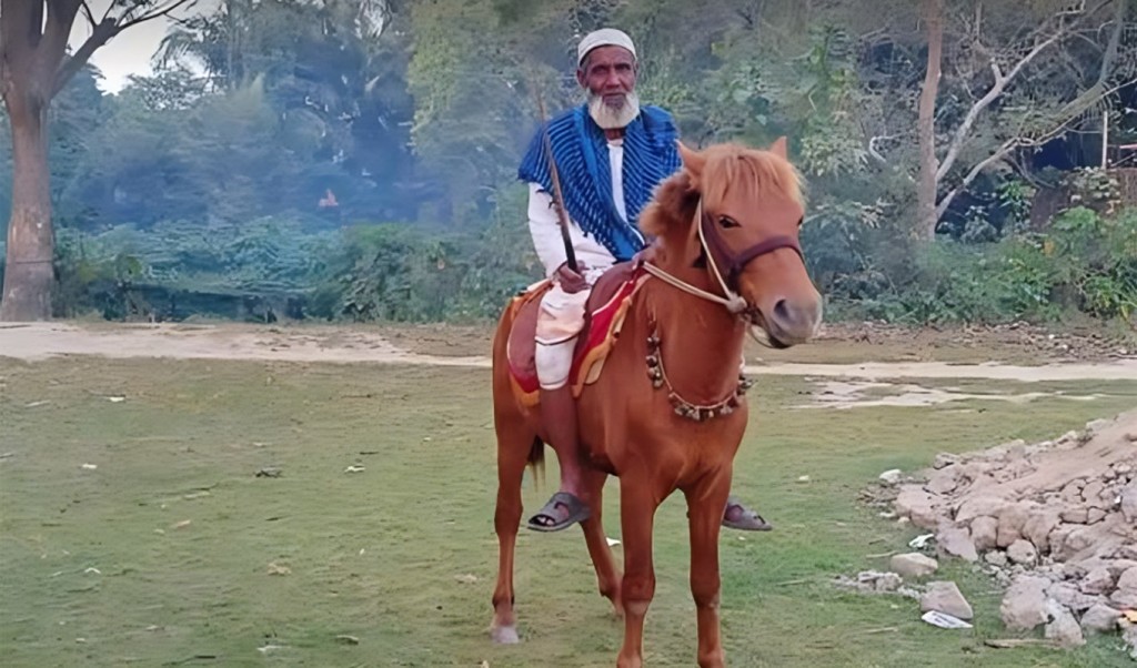 কিশোরগঞ্জের গোরখোদক মনু মিয়া মারা গেছেন 1751094248 কিশোরগঞ্জের আলোচিত গোরখোদক মনু মিয়া মারা গেছেন