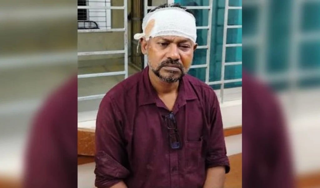 কৃষি কর্মকর্তাকে বাঁশ দিয়ে বেধড়ক পেটালেন সাবেক বিএনপি নেতা ও তাঁর ছেলে 1750689392 কৃষি কর্মকর্তাকে বাঁশ দিয়ে বেধড়ক পেটালেন সাবেক বিএনপি নেতা ও তাঁর ছেলে