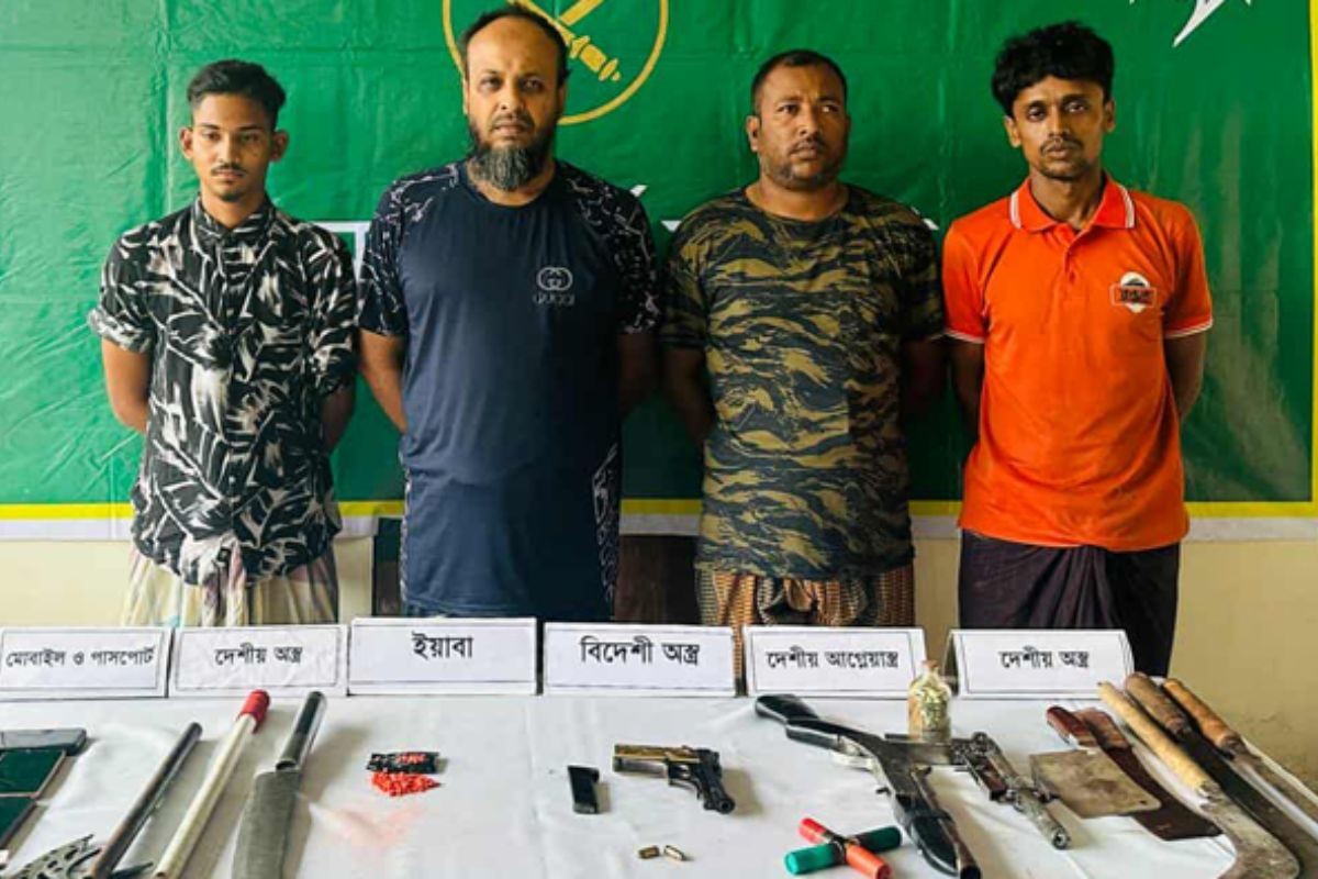 খুলনায় দেশি-বিদেশি অস্ত্র ও ইয়াবাসহ বিএনপি নেতা গ্রেপ্তার