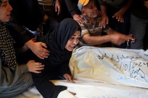 ইসরায়েলি হামলায় গাজায় আরও ৬০ ফিলিস্তিনির মৃত্যু